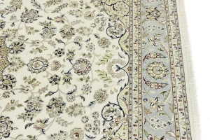Cream Floral 8X10 Indo-Nain Oriental Rug