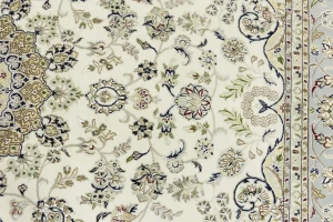 Cream Floral 8X10 Indo-Nain Oriental Rug