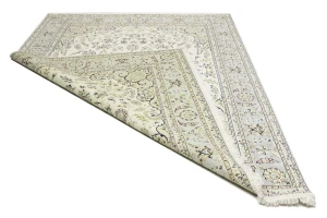 Cream Floral 8X10 Indo-Nain Oriental Rug