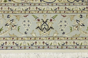 Cream Floral 8X10 Indo-Nain Oriental Rug