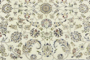 Cream Floral 6'5X9'9 Indo-Nain Oriental Rug
