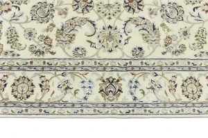 Cream Floral 6'5X9'9 Indo-Nain Oriental Rug