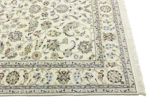 Cream Floral 6'5X9'9 Indo-Nain Oriental Rug