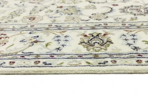 Cream Floral 6'5X9'9 Indo-Nain Oriental Rug