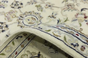 Cream Floral 6'5X9'9 Indo-Nain Oriental Rug