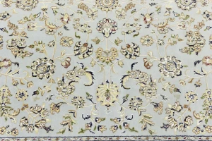 Light Blue-gray Floral 8X10 Indo-Nain Oriental Rug