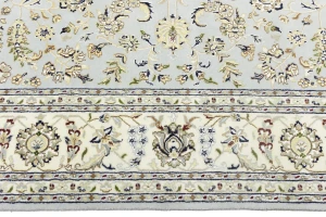 Light Blue-gray Floral 8X10 Indo-Nain Oriental Rug