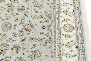 Light Blue-gray Floral 8X10 Indo-Nain Oriental Rug