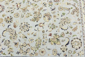 Light Blue-gray Floral 8X10 Indo-Nain Oriental Rug