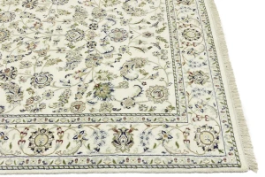 Cream Floral 6X9 Indo-Nain Oriental Rug