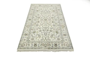 Cream Floral 6X9 Indo-Nain Oriental Rug