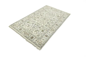 Cream Floral 6X9 Indo-Nain Oriental Rug