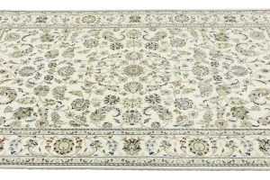 Cream Floral 6X9 Indo-Nain Oriental Rug