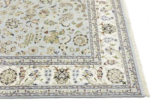 Light Blue-gray Floral 8X10 Indo-Nain Oriental Rug