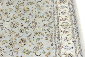 Light Blue-gray Floral 8X10 Indo-Nain Oriental Rug