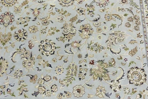Light Blue-gray Floral 8X10 Indo-Nain Oriental Rug
