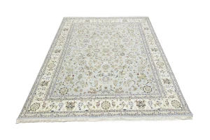 Light Blue-gray Floral 8X10 Indo-Nain Oriental Rug