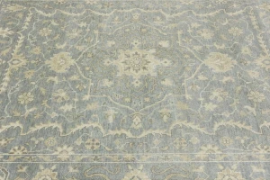 Muted Gray Floral 8X10 Transitional Oriental Rug