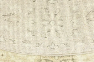 Muted Pinkish Beige Floral 8X8 Transitional Oriental Round Rug