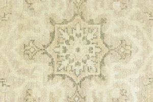 Muted Pinkish Beige Floral 8X8 Transitional Oriental Round Rug