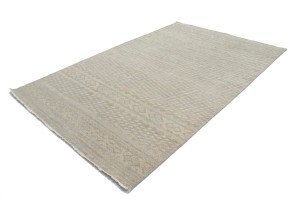 Muted Beige Geometric 5X8 Tribal Oriental Rug