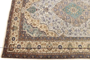 Semi Antique Cream Traditional 4'6X6'4 Tabriz Persian Rug