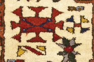 Vintage Cream Geometric 5X7 Karajeh Persian Rug