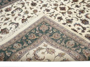 Cream Floral 9X12 Indo-Kashan Oriental Rug