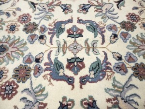 Cream Floral 10X14 Indo-Kashan Oriental Rug