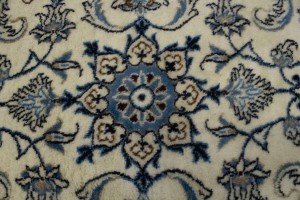 Cream Classic Floral 2'3X4'5 Nain Persian Rug