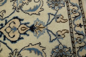 Cream Floral Classic 2'3X4'6 Nain Persian Rug