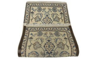 Cream Floral Classic 2'4X4'7 Nain Persian Rug