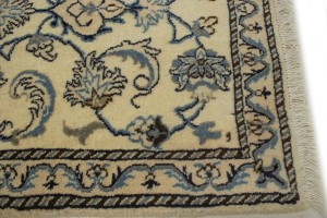 Cream Floral Classic 2'4X4'7 Nain Persian Rug