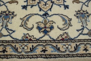 Cream Floral Classic 2'3X4'7 Nain Persian Rug