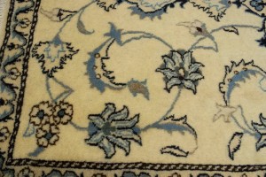 Vanilla Cream Floral Classic 3X5 Nain Persian Rug