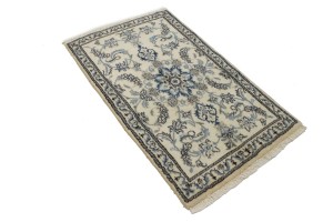 Cream Floral Classic 2'9X4'7 Nain Persian Rug