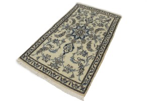 Cream Floral Classic 2'9X4'7 Nain Persian Rug