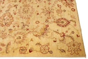 Beige Traditional Floral 5X7 Ziegler Pakistan Rug