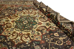 Vintage Dark Brown Floral 7X10 Bakhtiari Persian Rug