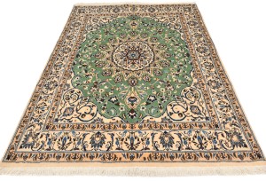 Vintage Floral Classic Green 5X7 Nain Persian Rug