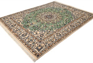 Vintage Floral Classic Green 5X7 Nain Persian Rug