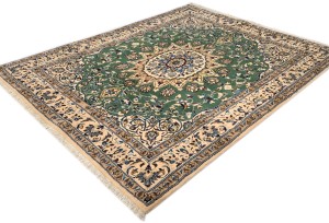 Vintage Floral Classic Green 5X6 Nain Persian Rug