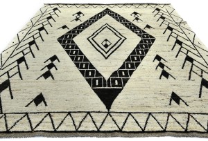 Cream & Black Tribal Modern 8'5X9'8 Moroccan Style Oriental Rug
