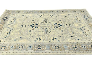 Muted Gray Geometric 4X6 Heriz Serapi Oriental Rug