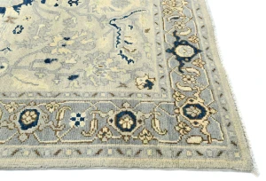 Muted Gray Geometric 4X6 Heriz Serapi Oriental Rug