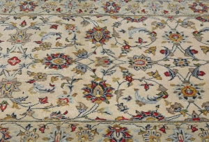Vintage Cream Traditional 2'7X5'4 Kashan Persian Rug