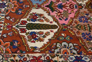 Vintage Rusty Red Floral 3X5 Bakhtiari Persian Rug