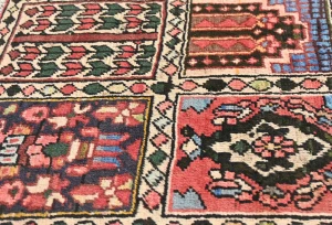 Semi Antique Cream Floral 2'4X4'2 Bakhtiari Persian Rug