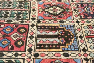 Semi Antique Cream Floral 2'4X4'2 Bakhtiari Persian Rug