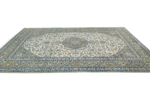 Semi Antique Cream Traditional 7X11 Kashan Persian Rug